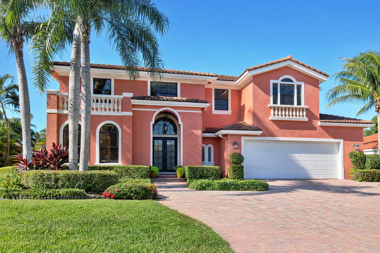 Freshly painted house exterior in Coral Gables, South Florida